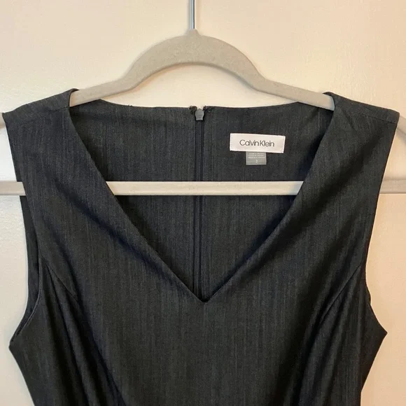 CALVIN KLEIN Black Chambray Sleeveless Surplice Neckline Wide Leg Jumpsuit Sz 2 - Picture 2 of 7